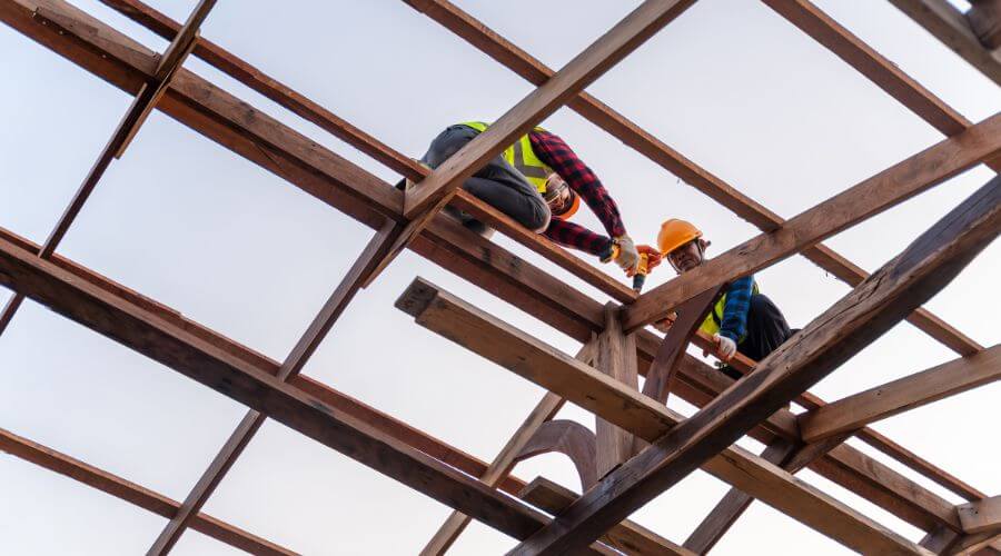 Expert Emergency Roof Repairs services in McAndrews, KY